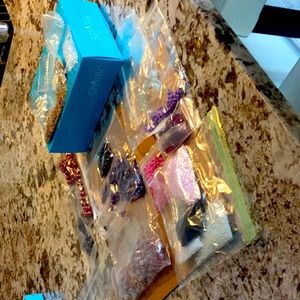 2 for 12$ Bundle of beads, jewelry making. NWOT
